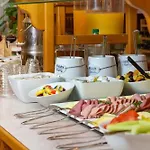 Montana Hotel 3*